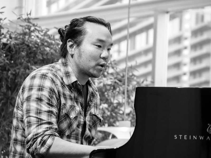 John Chin, Sean Conly and Jochen Rueckert at Mezzrow (Site) John Chin, Sean Conly and Jochen Rueckert at Mezzrow (Site)