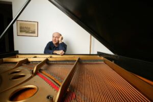 Scott Wheeler and TRIO THuS / Scott Wheeler, Ruoting Li and David Taylor, Gregor Huebner, Daniel Schnyder, at Bargemusic Scott Wheeler and TRIO THuS / Scott Wheeler, Ruoting Li and David Taylor, Gregor Huebner, Daniel Schnyder, at Bargemusic