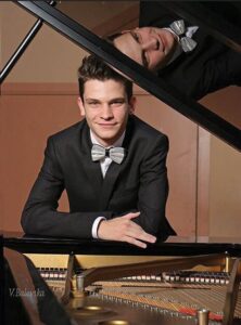 Georgi Lekov Solo Recital: A Celebration of Bulgarian Piano Music
at the Bulgarian Consulate General Georgi Lekov Solo Recital: A Celebration of Bulgarian Piano Music
at the Bulgarian Consulate General