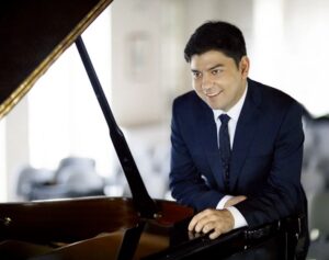 Noseda Conducts Tchaikovsky & Shostakovich at Lincoln Center; Behzod Abduraimov Soloist